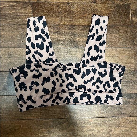 Leopard Workout Set - Picture 2 of 4